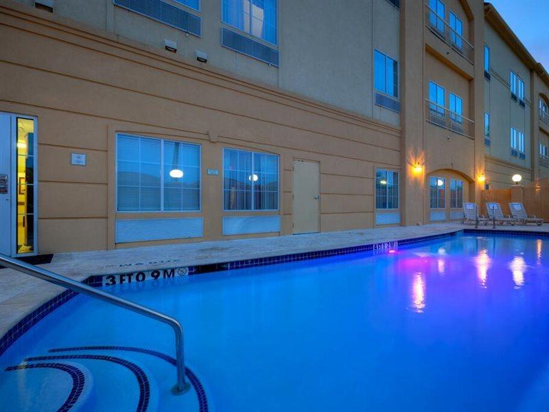 La Quinta By Wyndham Houston New Caney Exterior photo