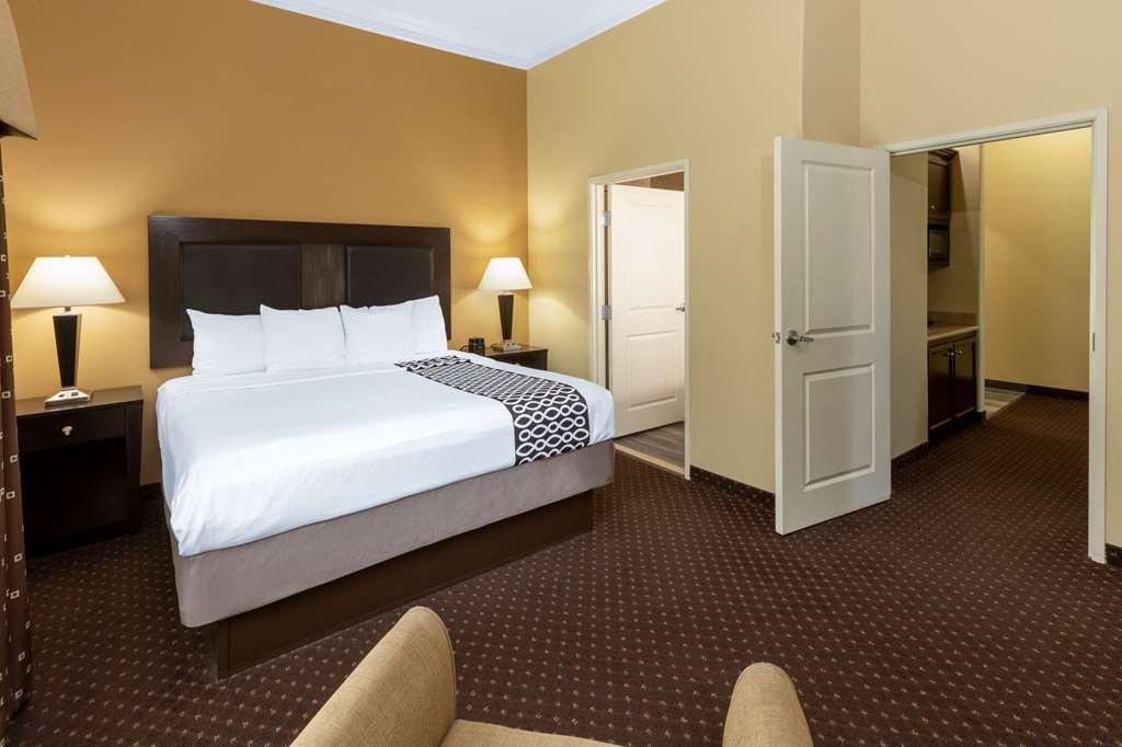 La Quinta By Wyndham Houston New Caney Room photo
