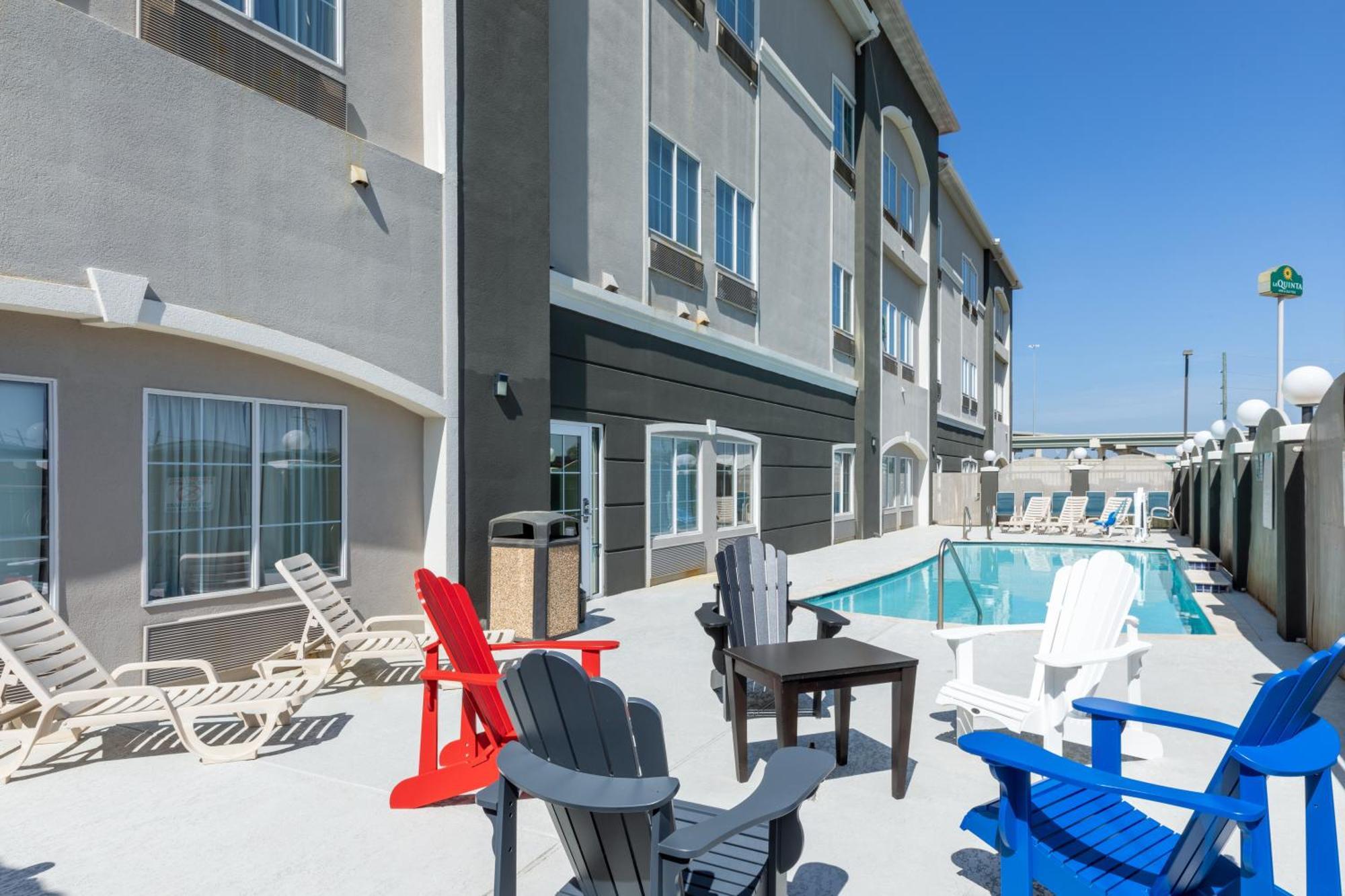 La Quinta By Wyndham Houston New Caney Exterior photo